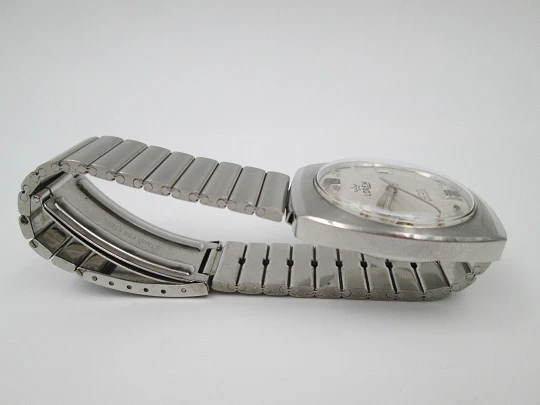 Lorem. Stainless steel. Automatic. Calendar. Bracelet. Swiss. 1970's