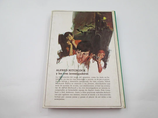 Los tres investigadores. Misterio del círculo mágico. Alfred Hitchcok. Molino, 1984
