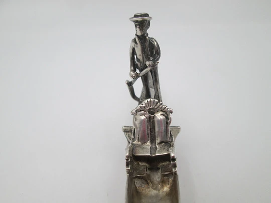 Lovelty venetian gondola miniature with table stand. Sterling silver. Europe. 1980's Lovelty venetian gondola miniature with table stand. Sterling silver. Europe. 1980's