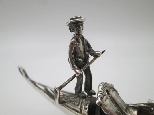 Lovelty venetian gondola miniature with table stand. Sterling silver. Europe. 1980's Lovelty venetian gondola miniature with table stand. Sterling silver. Europe. 1980's