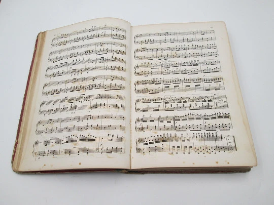 Lucia di Lamermoor opera in three acts. Gaetano Donizetti. 144 pages. 19th century