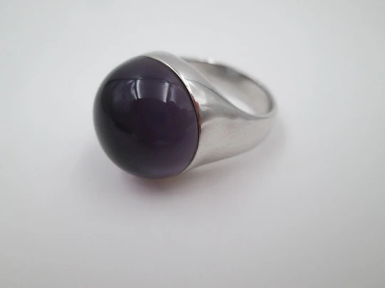 Luxenter women's ring. 925 sterling silver and purple stone. 2000's. Spain