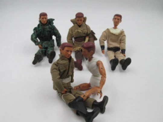 Madelman first generation five figures and accessories collection. 1970's. Spain