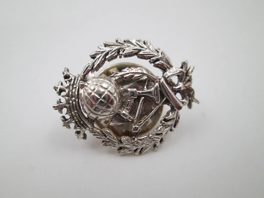 Magisterium shield lapel emblem. 925 sterling silver. Professional badge. 1980's. Spain