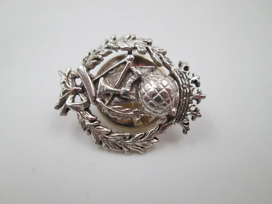 Magisterium shield lapel emblem. 925 sterling silver. Professional badge. 1980's. Spain