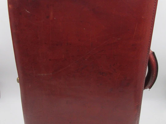 Maletín de médico / viaje Pullman. Piel marrón y madera. Doble cerradura y asa. Argentina