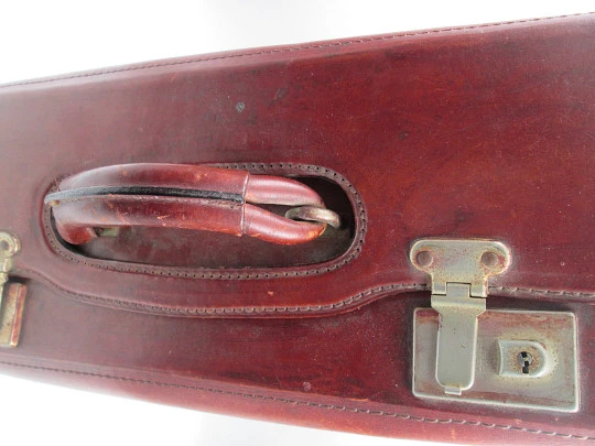 Maletín de médico / viaje Pullman. Piel marrón y madera. Doble cerradura y asa. Argentina