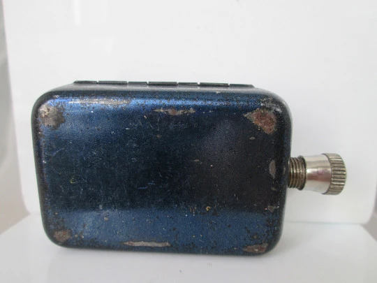 Manómetro para medir presión neumáticos. 1940. Caja. Francia