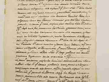 Manuscript 1818. Tomás Subiñas testament. Two tax seals
