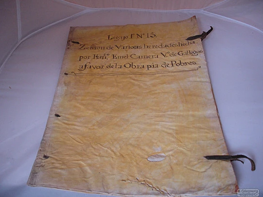 Manuscript. 1692. Inheritances. Work Pious poor. Parchment covers