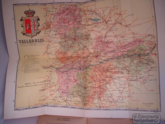 Map coated fabric. Valladolid. Martín publisher. 1952. Colour. 6 pages