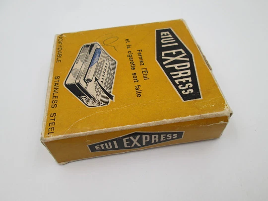 Máquina para liar cigarrillos Etui Express. Metal plateado. Caja. Francia. 1960