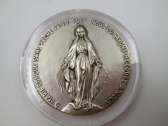 Mary Immaculate medal. Silver plated metal. Methacrylate stand. France, 1880. Revilion