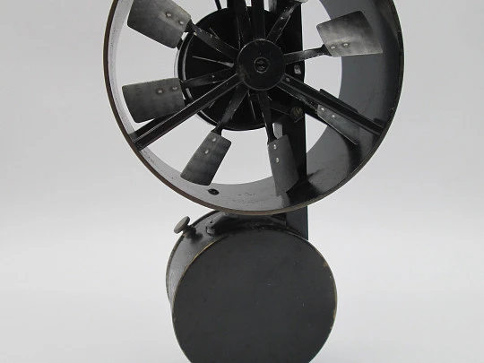 Mechanical anemometer. Nickel plated metal & black lacquer. Manual wind. Germany, 1910's