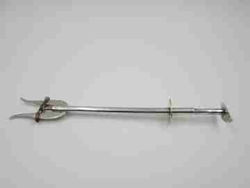 Mechanical fork / clamp for serving bread. 925 sterling silver. 1950's. Spain