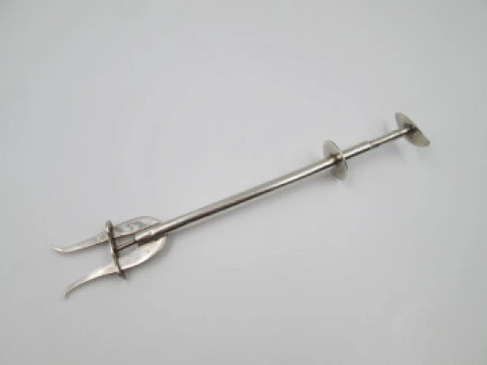 Mechanical fork / clamp for serving bread. 925 sterling silver. 1950's. Spain