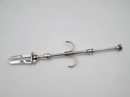 Mechanical fork / clamp for serving bread. 925 sterling silver. 1970's. Spain