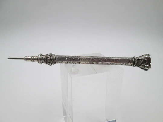 Mechanical propelling twist pencil. Carved silver and nacre. 1900's
