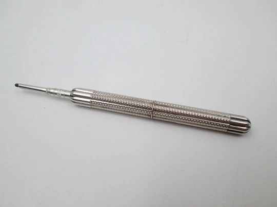 Mechanical propelling twist pencil. Silver. Guilloche & ribbed design. 1900's