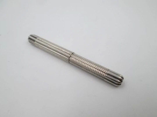 Mechanical propelling twist pencil. Silver. Guilloche & ribbed design. 1900's