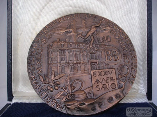 Medal. 125th anniversary of the Bank of Bilbao. Patinated bronze