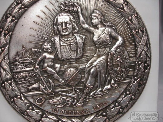 Medal. Fourth centenary of the discovery of America. Bronze