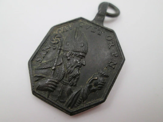Medalla bronce. San Augusto y Virgen de Copacabana. Siglo XVIII. España