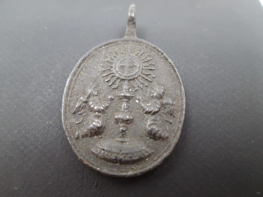 Medalla bronce. San Isidro Labrador y Cáliz Eucaristía. Siglo XVIII. España