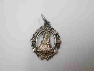 Medalla calada Virgen del Pilar. Plata ley y vermeil. Argolla. 1980. España