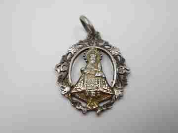 Medalla calada Virgen del Pilar. Plata ley y vermeil. Argolla. 1980. España