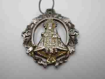Medalla calada Virgen del Pilar. Plata ley y vermeil. Argolla. 1980. España