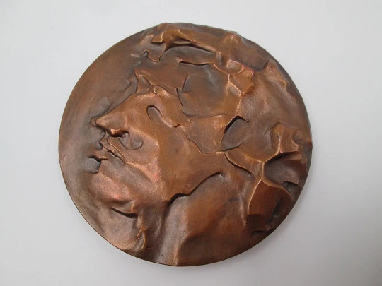 Medalla cobre FNMT 'Opiniones de un modelo'. Alto relieve. Héctor Carrión. 1985