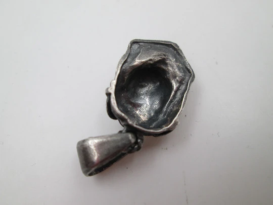 Medalla colgante busto Jesucristo con corona de espinas. Plata de ley. Argolla. 1960