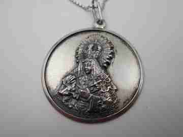 Medalla con cadena Virgen de la Esperanza Macarena. Plata de ley. 1970