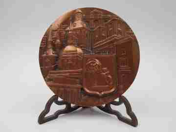 Medalla conmemorativa cobre FNMT 'Reyes de Madrid'. Alto relieve. 1966