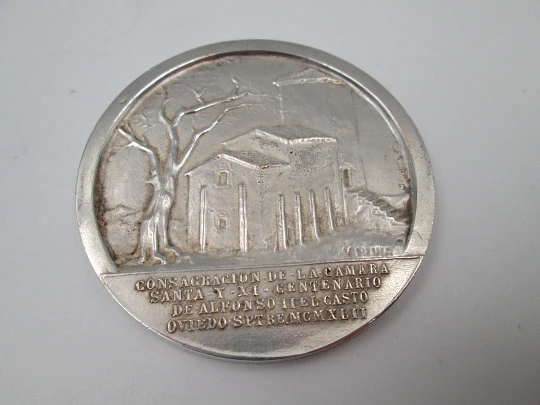 Medalla Consagración Cámara Santa y XI Centenario Alfonso II. Cobre plateado. 1942