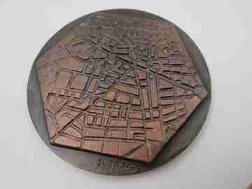 Medalla de cobre ciudad de Barcelona. Alto relieve. Subirach. FNMT, 1973