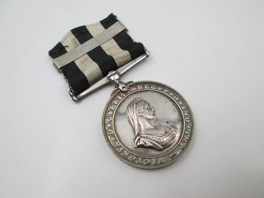 Medalla de Servicio de la Orden de San Juan. Busto reina Victoria. Plata de ley. 1941