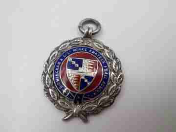 Medalla deportiva colgante. Asociación Fútbol Amateur. Plata ley y esmalte. Vaughtons. 1930