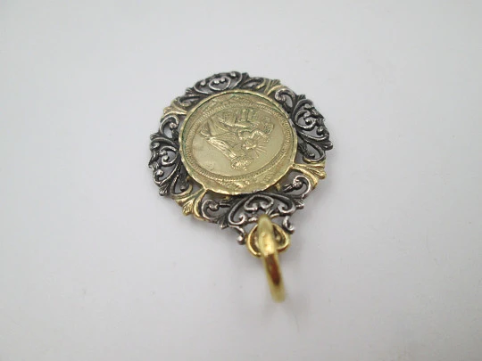 Medalla escapulario de la Virgen del Carmen y el Sagrado Corazón. Cerco calado. 1970 Medalla escapulario de la Virgen del Carmen y el Sagrado Corazón. Cerco calado. 1970