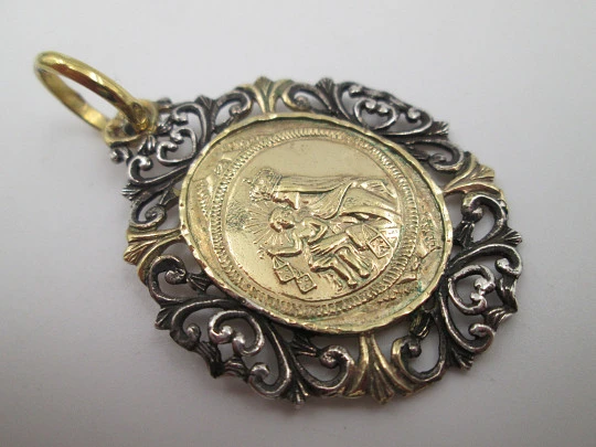 Medalla escapulario de la Virgen del Carmen y el Sagrado Corazón. Cerco calado. 1970 Medalla escapulario de la Virgen del Carmen y el Sagrado Corazón. Cerco calado. 1970