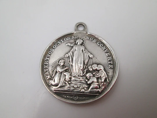 Medalla Inmaculada Concepción. Plata de ley. Alto relieve. Cruz y anagrama María. 1940