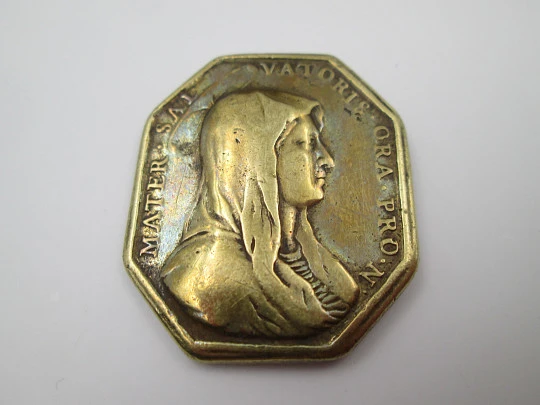 Medalla octogonal de bronce. Salvator mundi y Mater Salvatoris. Siglo XIX. Europa