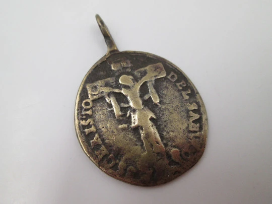 Medalla ovalada bronce. Cristo del Sahúco y Virgen Dolorosa. Asa. Siglo XVIII. Italia