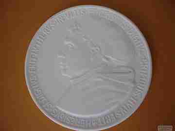 Medalla porcelana de Meissen. Color blanco. Homenaje a Martín Lutero