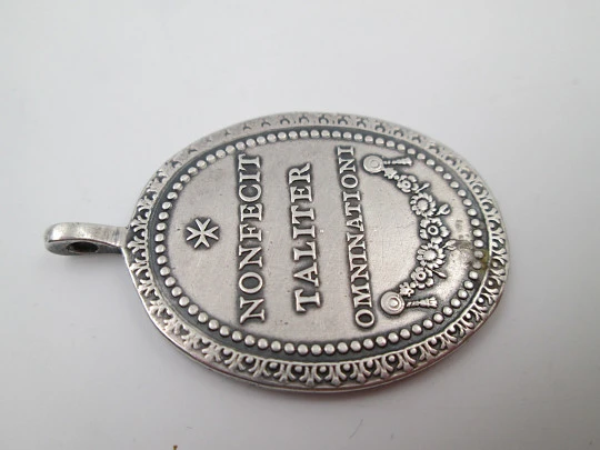 Medalla religiosa Nuestra Señora de Guadalupe. Plata de ley. Argolla. México. 1900