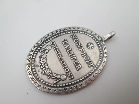 Medalla religiosa Nuestra Señora de Guadalupe. Plata de ley. Argolla. México. 1900