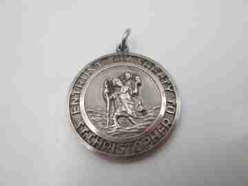 Medalla San Cristóbal. Plata de ley. Georg Jensen. Alto relieve. Asa y argolla. 1930