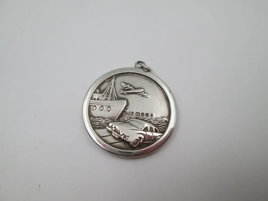 Medalla San Cristóbal. Plata de ley. Georg Jensen. Alto relieve. Asa y argolla. 1930