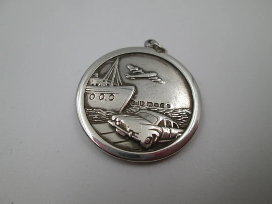 Medalla San Cristóbal. Plata de ley. Georg Jensen. Alto relieve. Asa y argolla. 1930